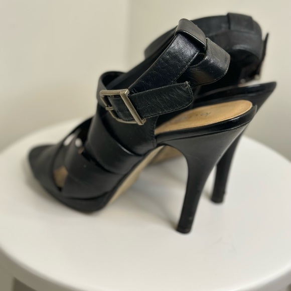 Le Chateau Leather Strapped Heels - Picture 5 of 6